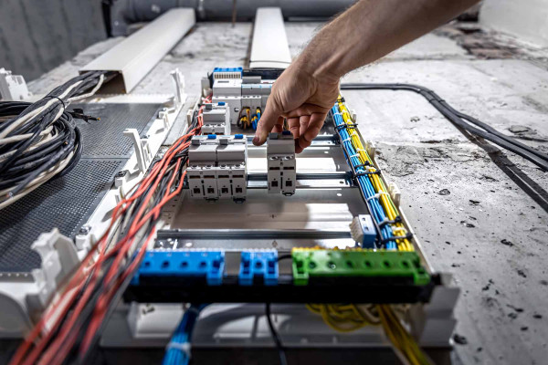 Tramitación Líneas de Media y Alta Tensión · Ingeniería · Ingenieros Técnicos Santa Úrsula